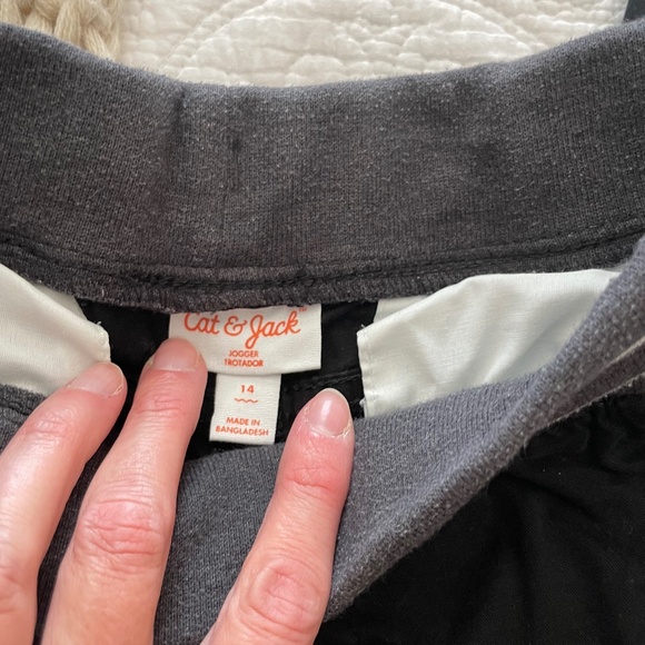 Boys Cat & Jack 5 shirts and pair of pants size L 12/14 - Picture 8 of 14